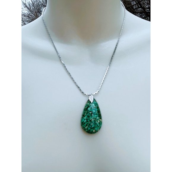Vintage Resin Teardrop Pendant with Turquoise chips - Picture 5 of 7